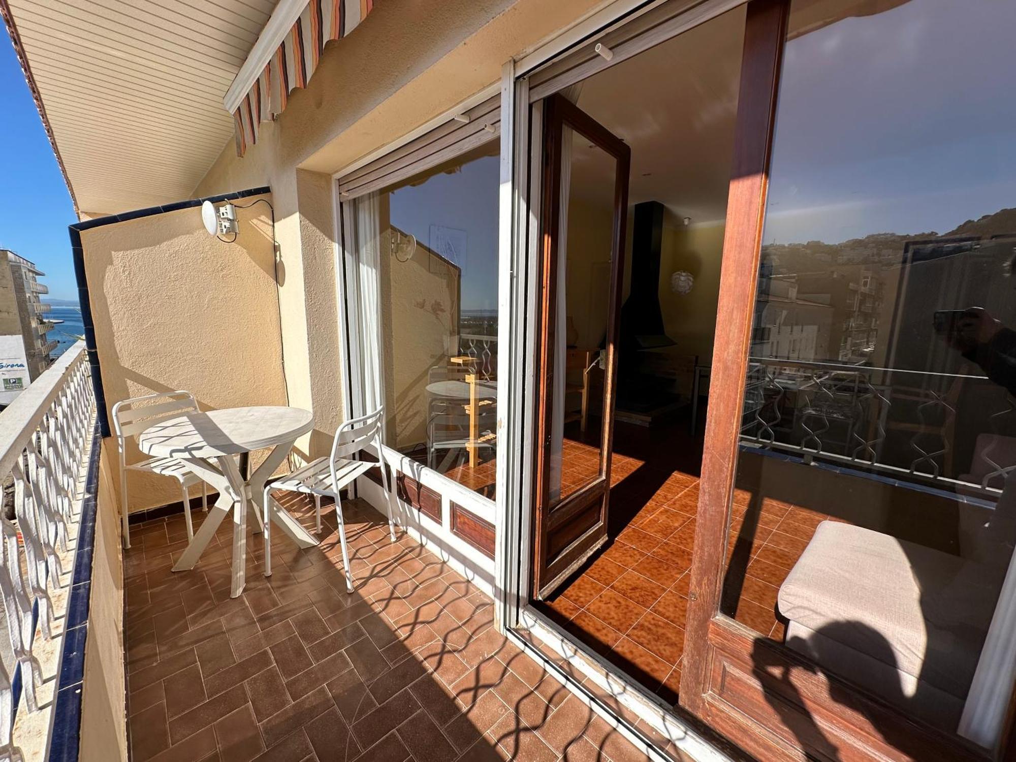 Agi Llotja Plazza Apartment Roses Bagian luar foto